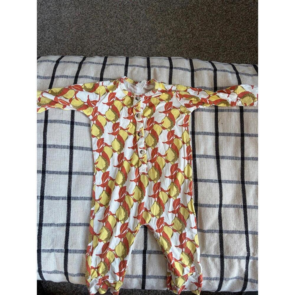 Kate Quinn Lemon Print Button Romper size 6-12M. Bamboo